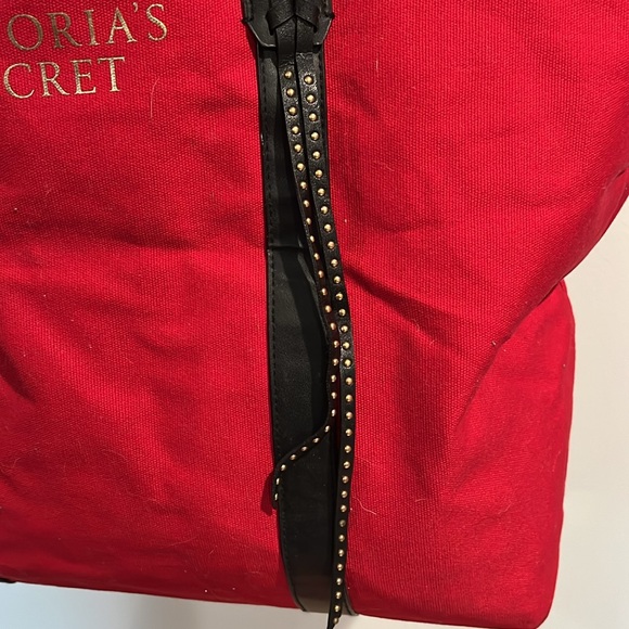 VICTORIAS SECRET LARGE RED OPEN TOTE FRINGES - Picture 7 of 13